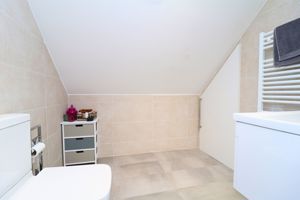 Photo 24- click for photo gallery